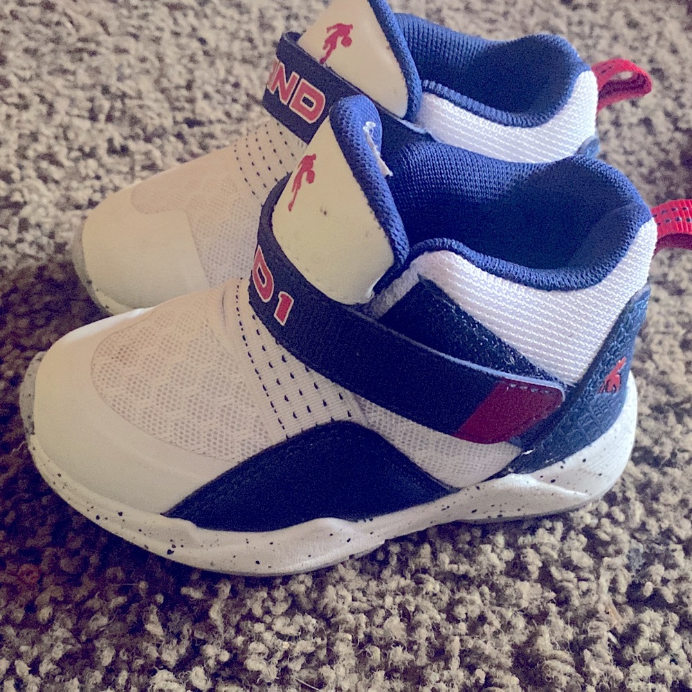 Boy Toddler size 5